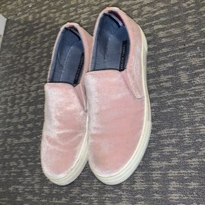 PERFECT CONDITION TOMMY SHOES